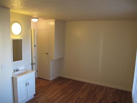 Twin Palms Apartments